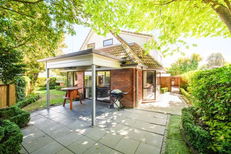 Photo of property in 35 Te Awe Awe Street, Hokowhitu, Palmerston North, 4410