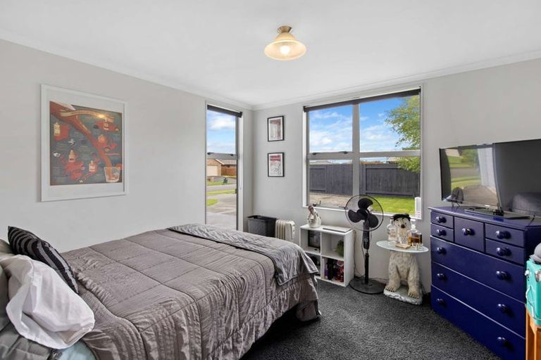 Photo of property in 28 Branigan Parade, Kelvin Grove, Palmerston North, 4414