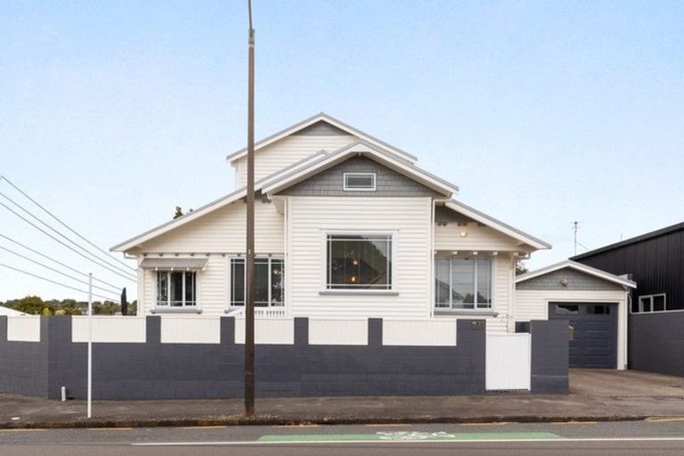 Photo of property in 231 Saint Aubyn Street, New Plymouth, 4310