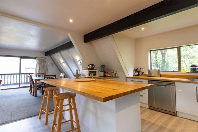 Photo of property in 6a Williams Street, Sunshine Bay, Queenstown, 9300