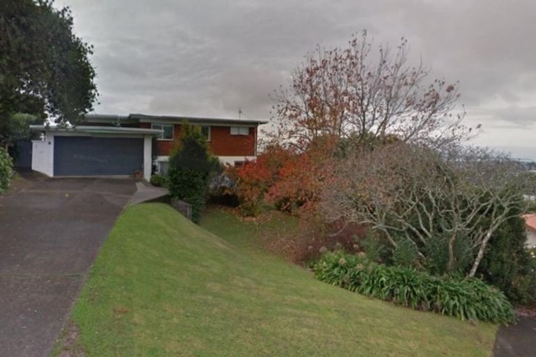 Photo of property in 2/2 Girrahween Drive, Totara Vale, Auckland, 0629
