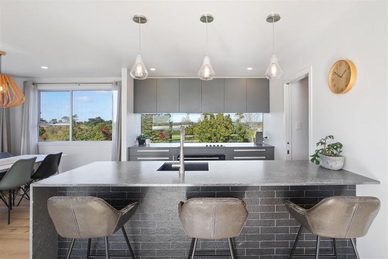 Photo of property in 172 Torkar Road, Clarks Beach, 2122