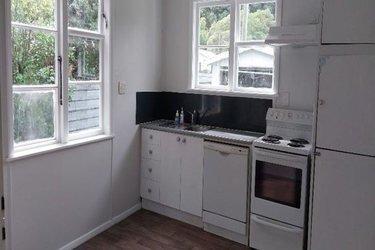 Photo of property in 284 Naenae Road, Naenae, Lower Hutt, 5011