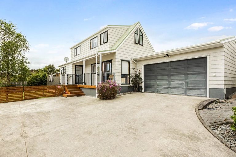 Photo of property in 14a Chablis Place, Henderson, Auckland, 0612