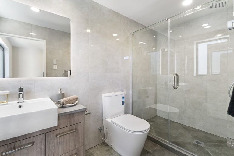 Photo of property in 17 Emerald Avenue, Rosehill, Papakura, 2113