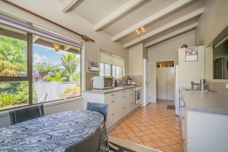 Photo of property in 10 Centennial Drive, Whitianga, 3510