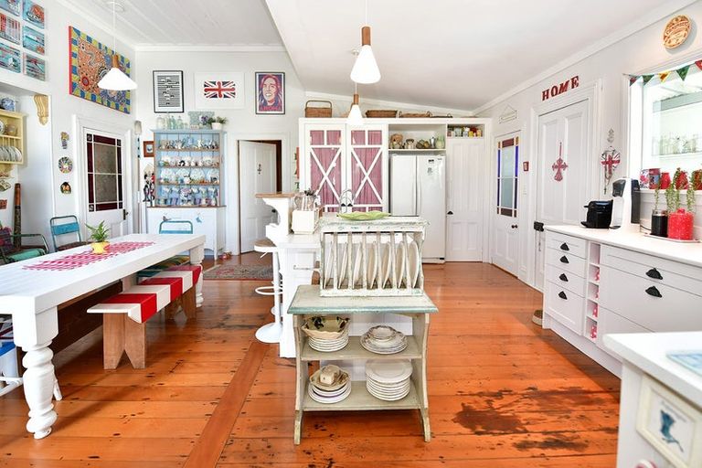 Photo of property in 2b Mcleod Street, Helensville, 0800