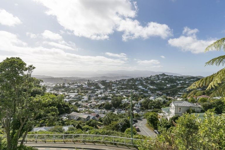 Photo of property in 82 Mitchell Street, Brooklyn, Wellington, 6021