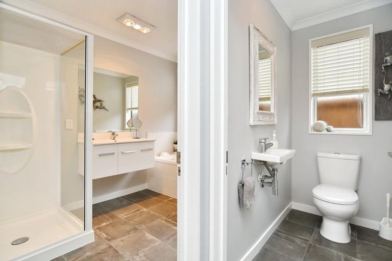 Photo of property in 26 Pounamu Place, Pegasus, 7612