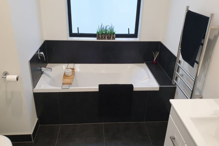 Photo of property in 51 Battalion Drive, Papakura, 2110