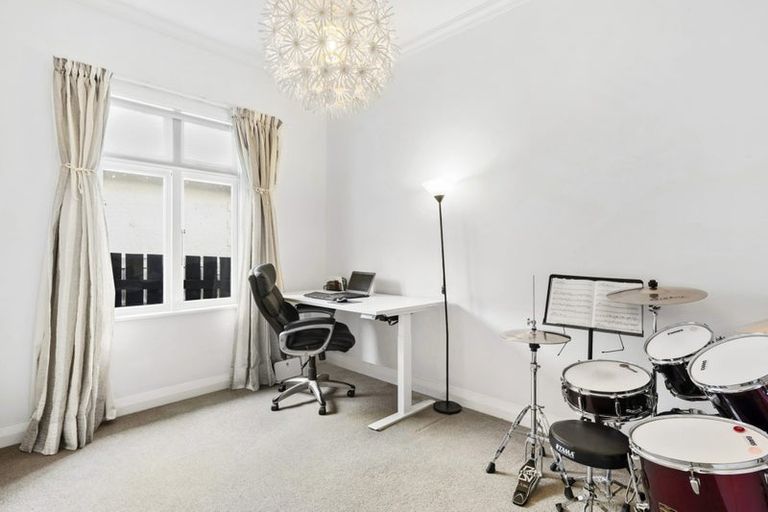 Photo of property in 28 Trent Street, Island Bay, Wellington, 6023