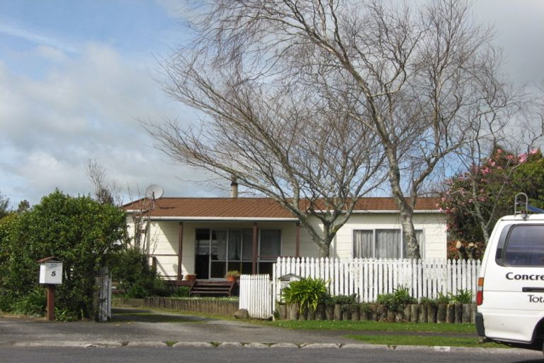 Photo of property in 6 Titoki Place, Inglewood, 4330