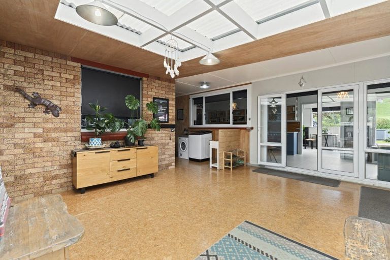 Photo of property in 1606 South Road, Tataraimaka, New Plymouth, 4374