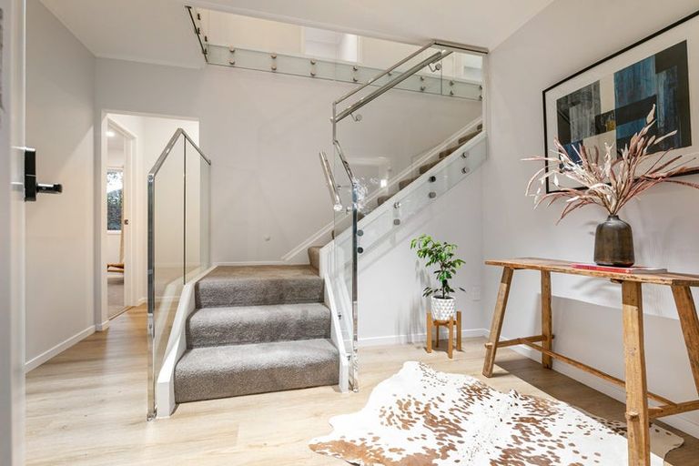 Photo of property in 4 Kerrymaria Place, Hillcrest, Auckland, 0627