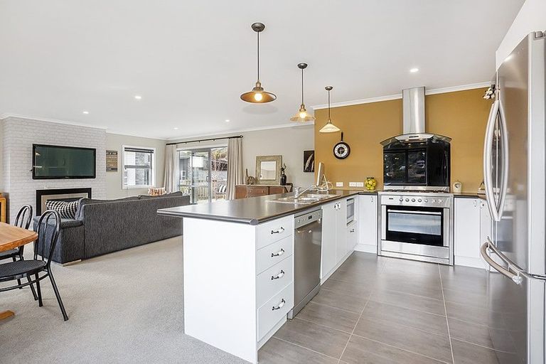 Photo of property in 16 Bluejacket Place, Whitby, Porirua, 5024