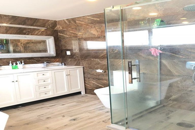 Photo of property in 39 Headland Drive, Long Bay, Auckland, 0630