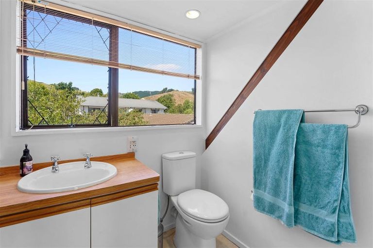 Photo of property in 77 Aorangi Road, Paraparaumu, 5032