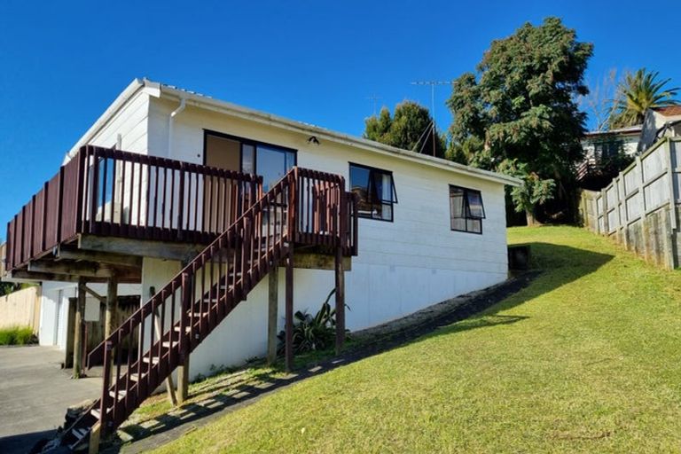 Photo of property in 1/69 Trias Road, Totara Vale, Auckland, 0629