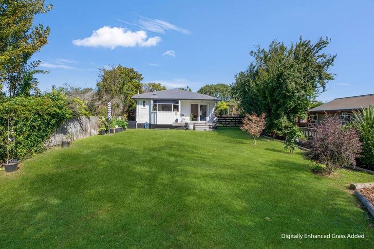 Photo of property in 14 Queens Avenue, Waikuku Beach, 7402