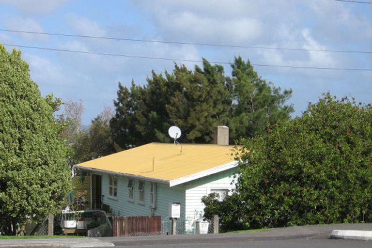 Photo of property in 1/7 Royal Road, Massey, Auckland, 0614