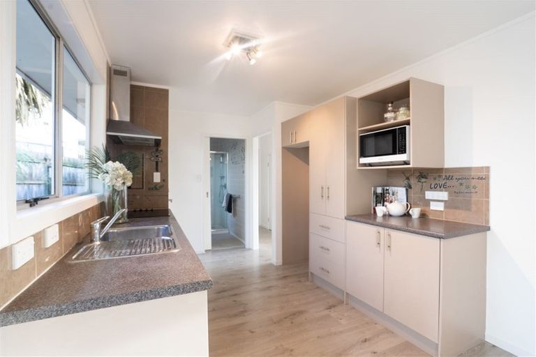 Photo of property in 1/24 Bonito Place, Bayview, Auckland, 0629