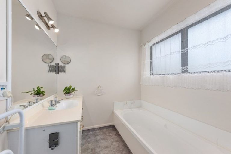 Photo of property in 31 Seddon Street, Wallaceville, Upper Hutt, 5018