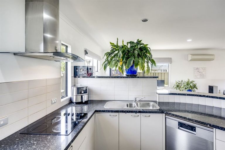 Photo of property in 10a Windsor Terrace, Taradale, Napier, 4112