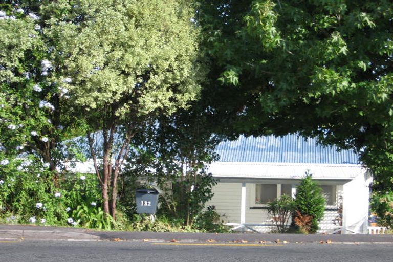 Photo of property in 1/132 Golf Road, Titirangi, Auckland, 0600