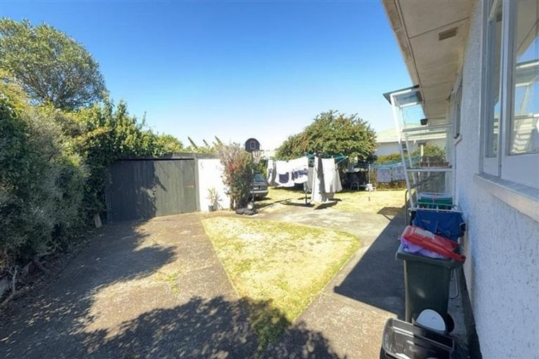 Photo of property in 35 Hadfield Crescent, College Estate, Whanganui, 4500