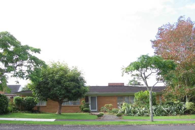 Photo of property in 5 Clyside Avenue, Half Moon Bay, Auckland, 2012