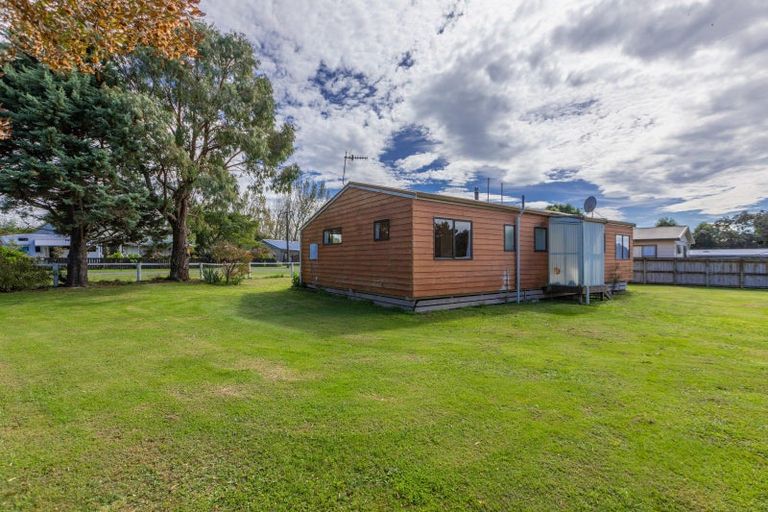 Photo of property in 14 Lake Street, Takapau, 4203