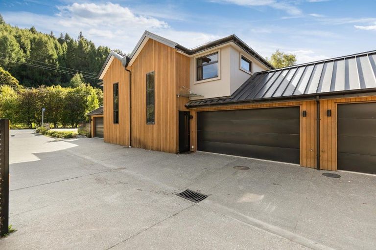 Photo of property in 3 Packhorse Lane, Arthurs Point, Queenstown, 9371