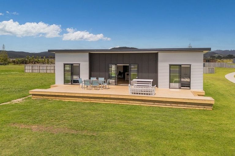 Photo of property in 290 Harbour Drive, Matarangi, Whitianga, 3592