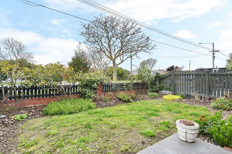 Photo of property in 214a Breezes Road, Aranui, Christchurch, 8061