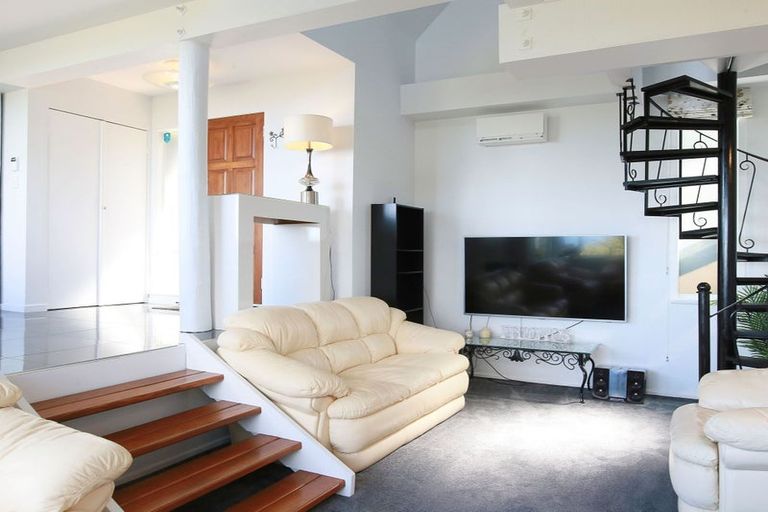 Photo of property in 29 The Track, Plimmerton, Porirua, 5026