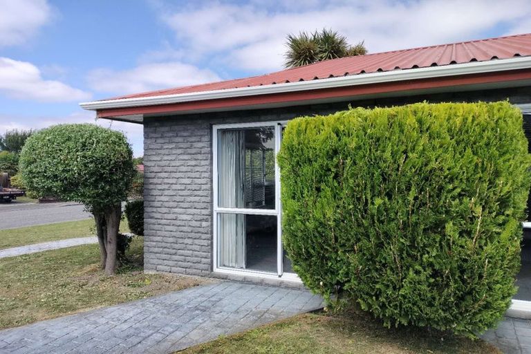 Photo of property in 50 Regency Crescent, Redwood, Christchurch, 8051