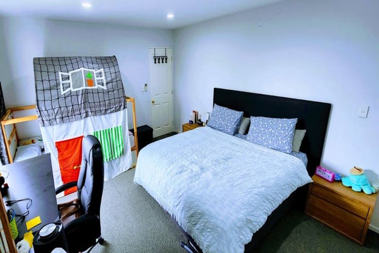 Photo of property in 147a Hobsonville Road, West Harbour, Auckland, 0618