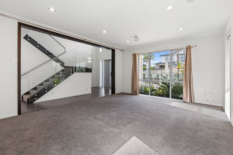 Photo of property in 6 Sauvignon Avenue, Ranui, Auckland, 0612