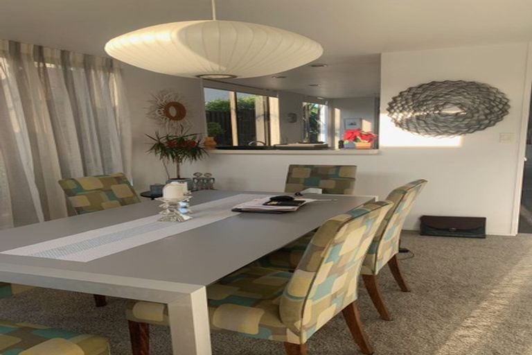 Photo of property in 1/12 Craig Road, Milford, Auckland, 0620