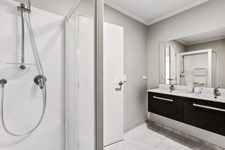 Photo of property in 7/6 Onekiritea Road, Hobsonville, Auckland, 0616