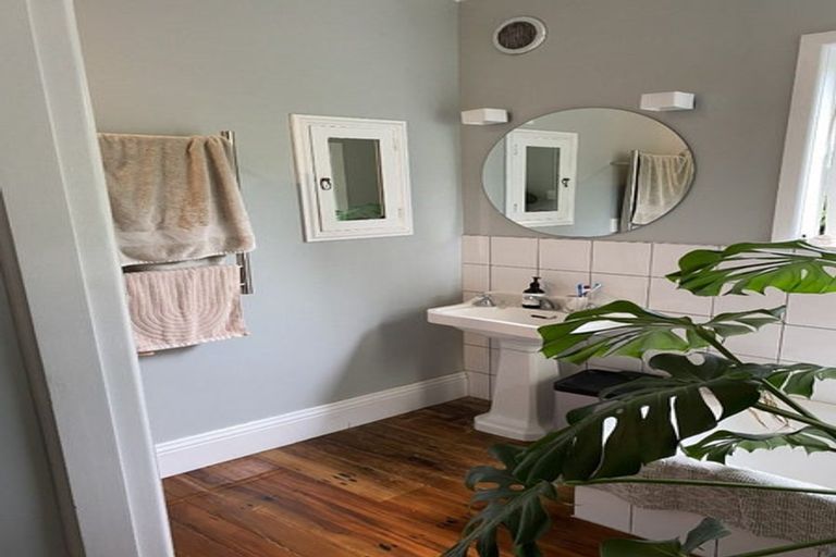 Photo of property in 9 Kinross White Street, Napier South, Napier, 4110