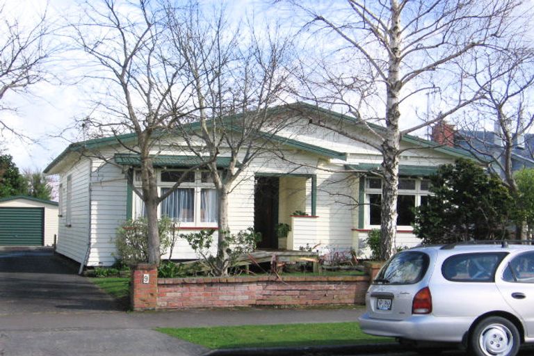 Photo of property in 9 Karaka Street, Hokowhitu, Palmerston North, 4410