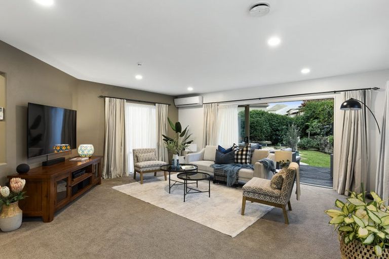 Photo of property in 19i Claremont Way, East Tamaki Heights, Auckland, 2016