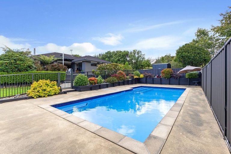 Photo of property in 71 Kaipara Road, Papakura, 2582