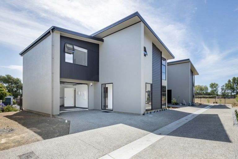 Photo of property in 9b Weka Street, Fendalton, Christchurch, 8041
