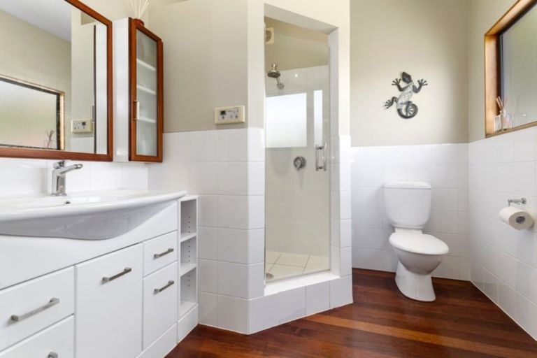 Photo of property in 8a Kiriwai Road, Paremata, Porirua, 5024