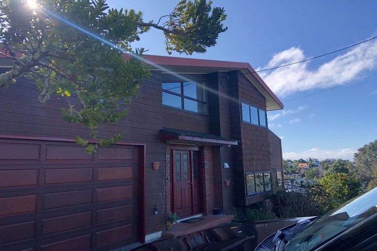 Photo of property in 1/989 Beach Road, Torbay, Auckland, 0630