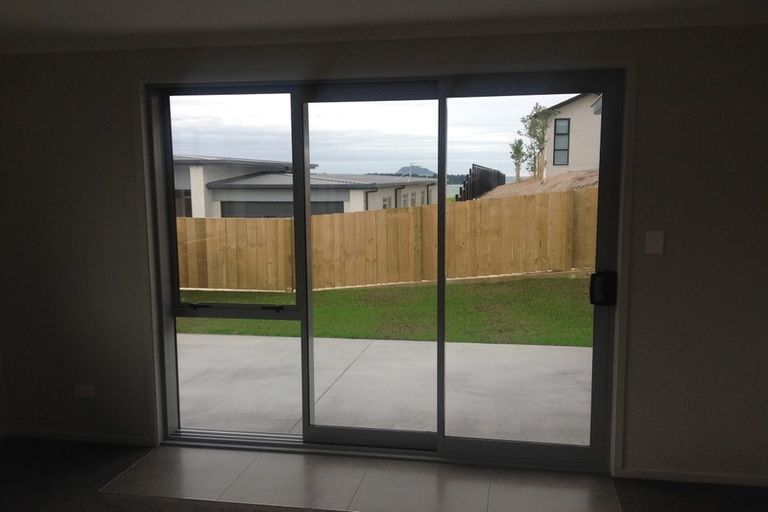 Photo of property in 11 Winspear Place, Omokoroa, 3114