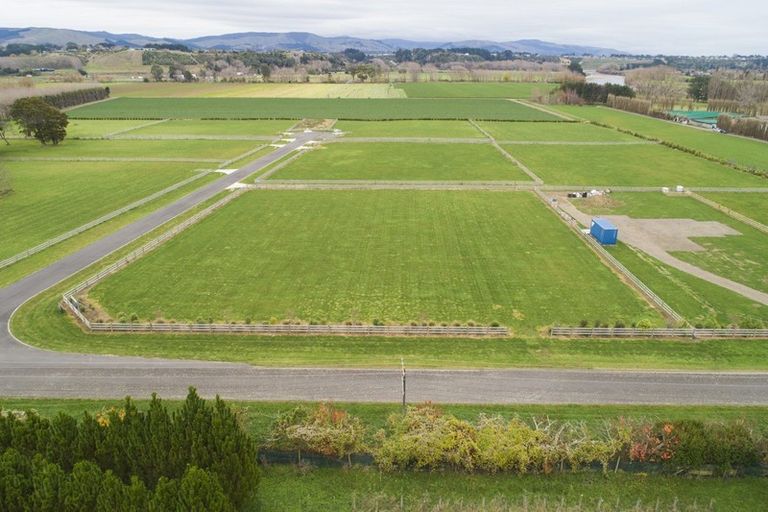 Photo of property in 2 Pheasant Lane, Aokautere, 4471