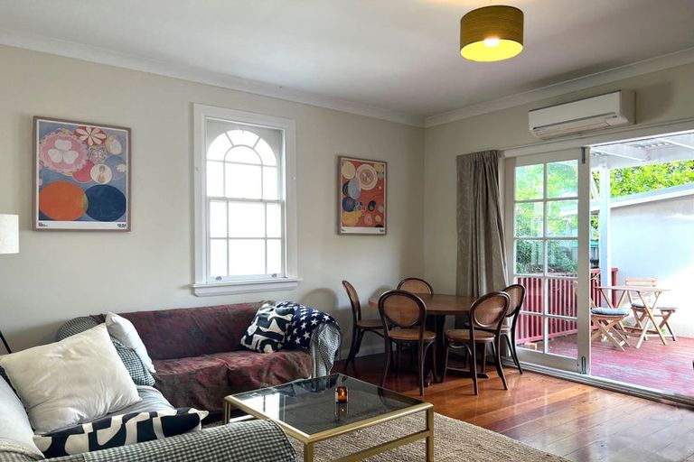 Photo of property in 9 Medway Street, Island Bay, Wellington, 6023